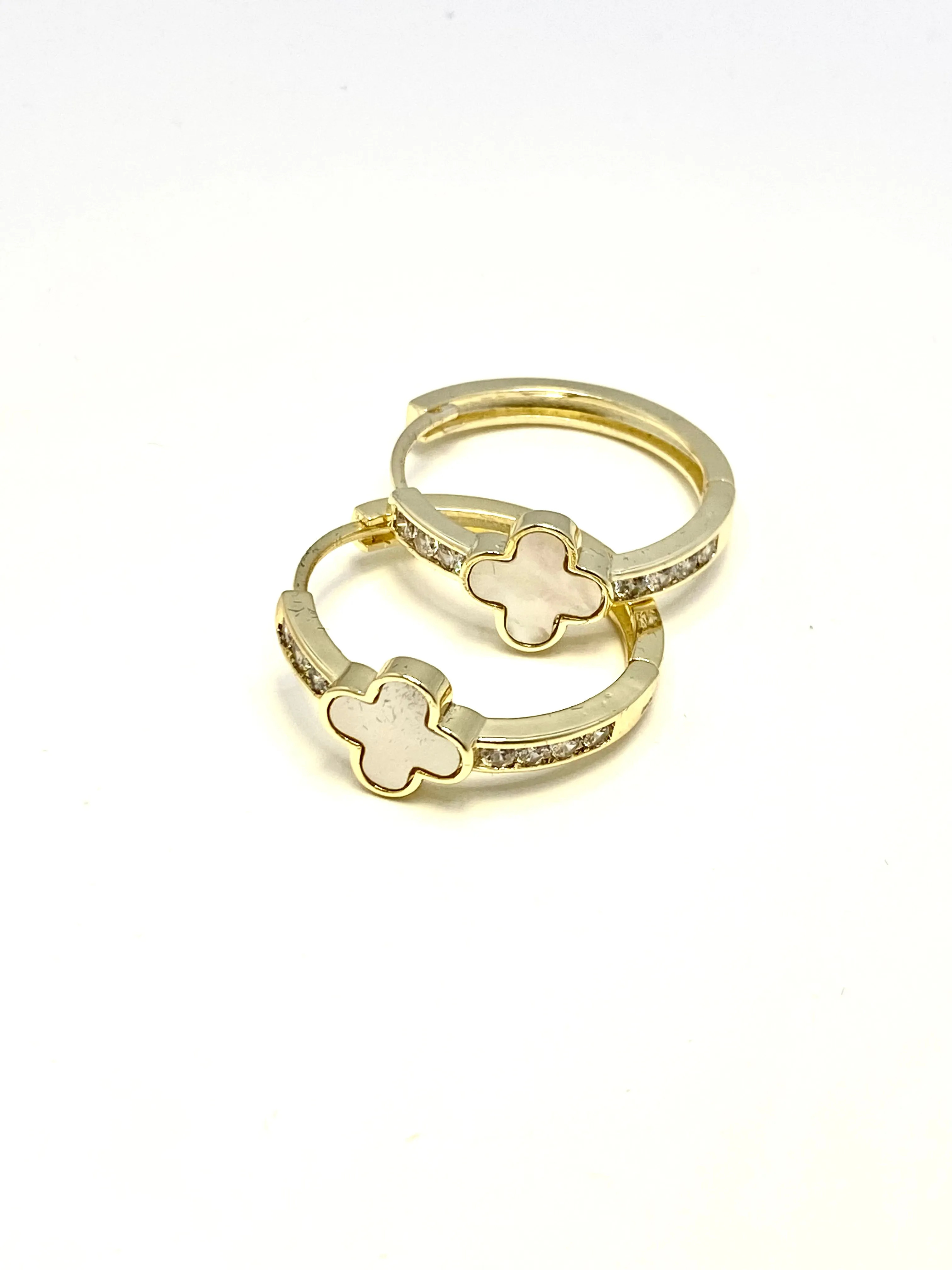 The Perfect Hoop Mother of Pearl Clover
